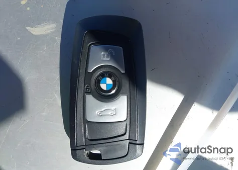 2013 BMW 328 z USA, uszkodzony, nr VIN WBA3A5C53DF603779